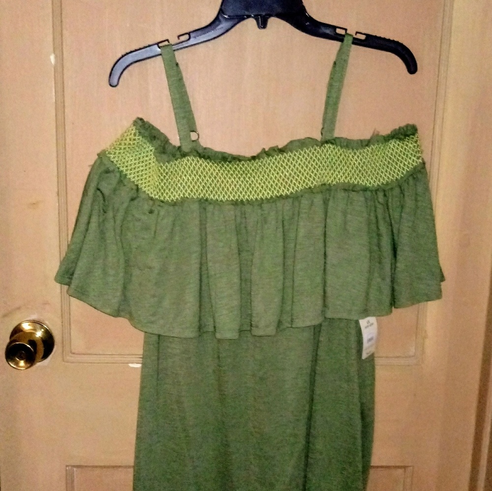 Nwt Terra. & sky top